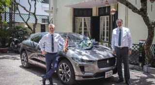 Xe điện Jaguar i-Pace đầu tiên về Việt Nam 'định cư' tại Đại sứ quán Anh quốc